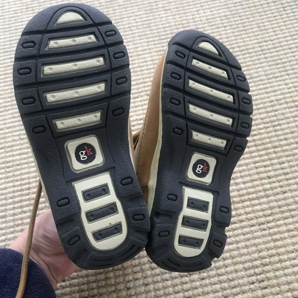 Boys shoes
